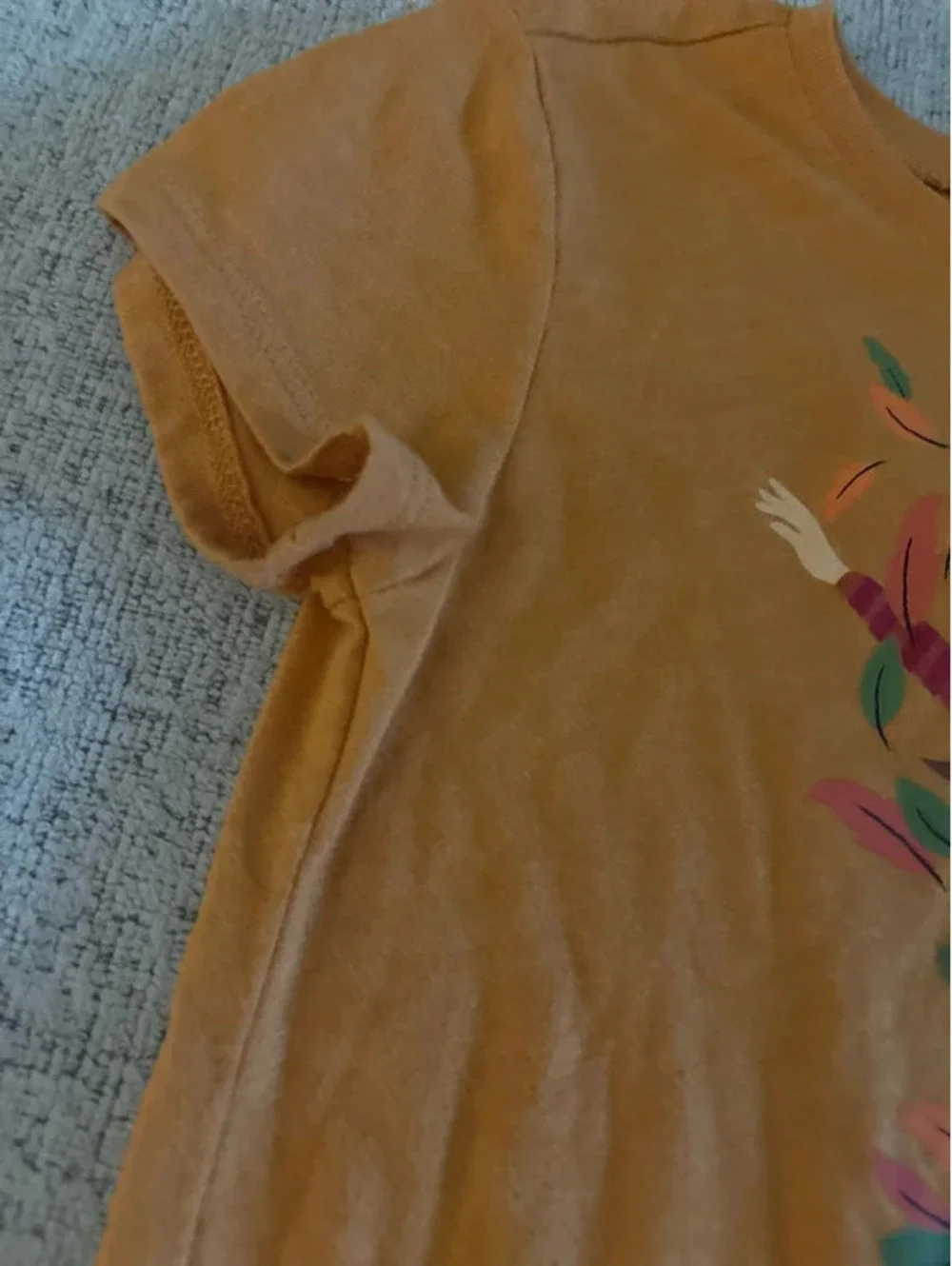 Children’s Place Girls Leaves Graphic Mustard Yellow T-Shirt Size 5/6 EUC